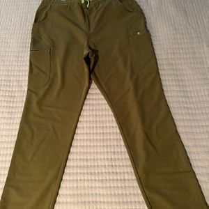 Figs bottoms in Martini Olive color
